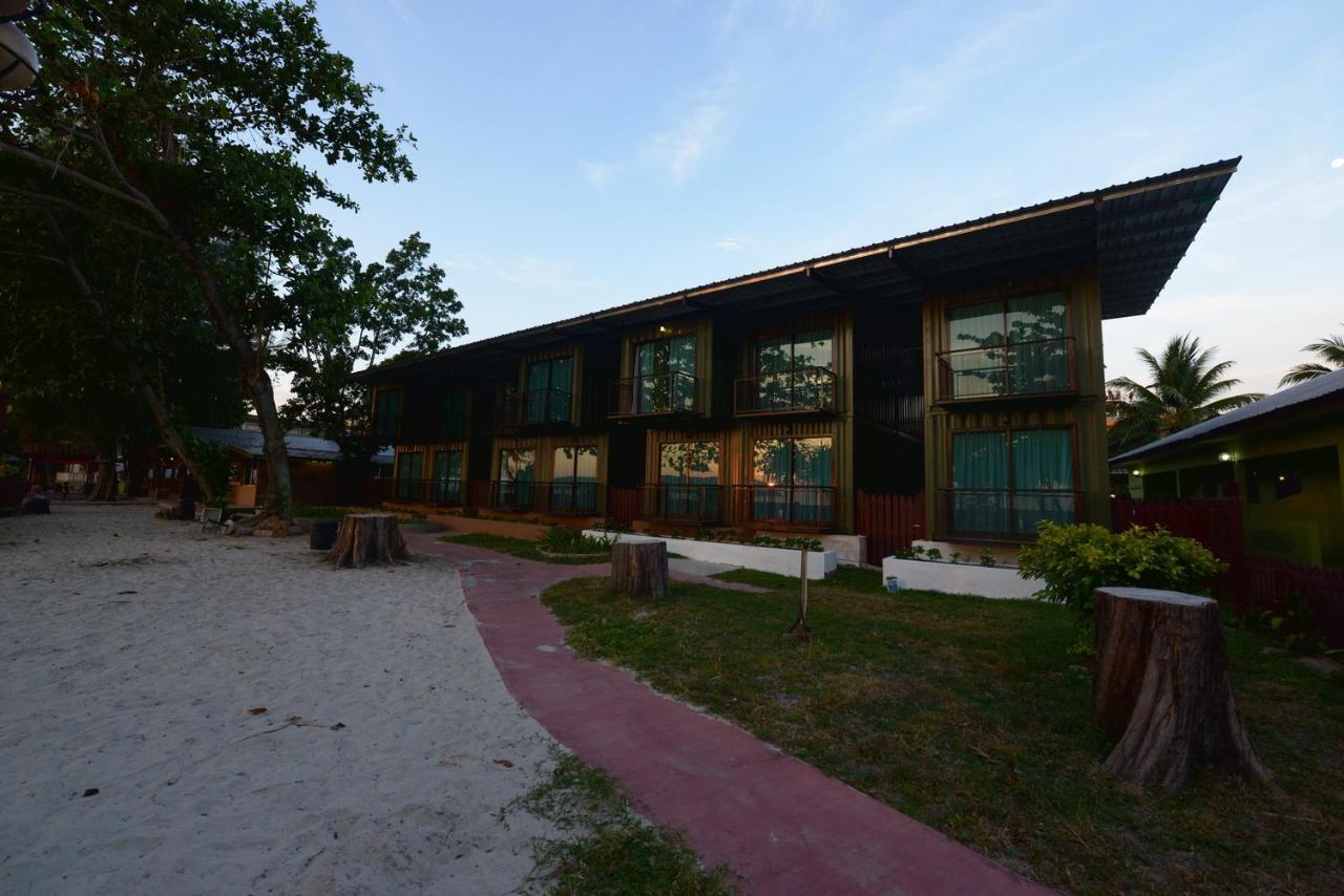 Delta Chenang Resort Pantai Cenang  Bagian luar foto