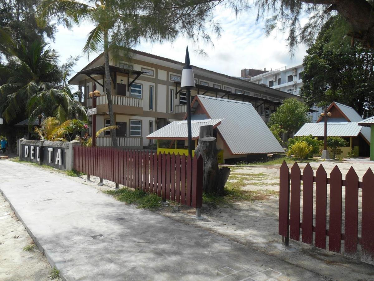 Delta Chenang Resort Pantai Cenang  Bagian luar foto