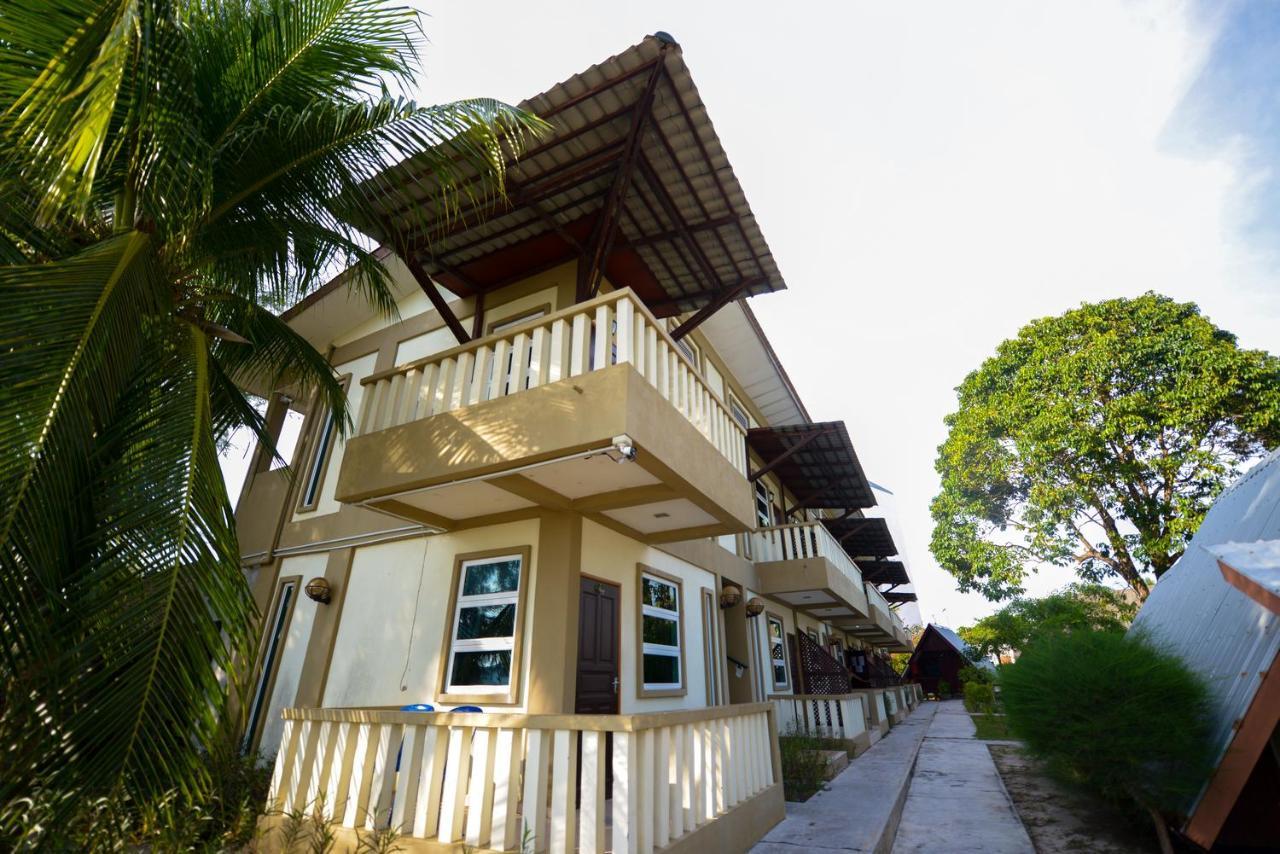 Delta Chenang Resort Pantai Cenang  Bagian luar foto