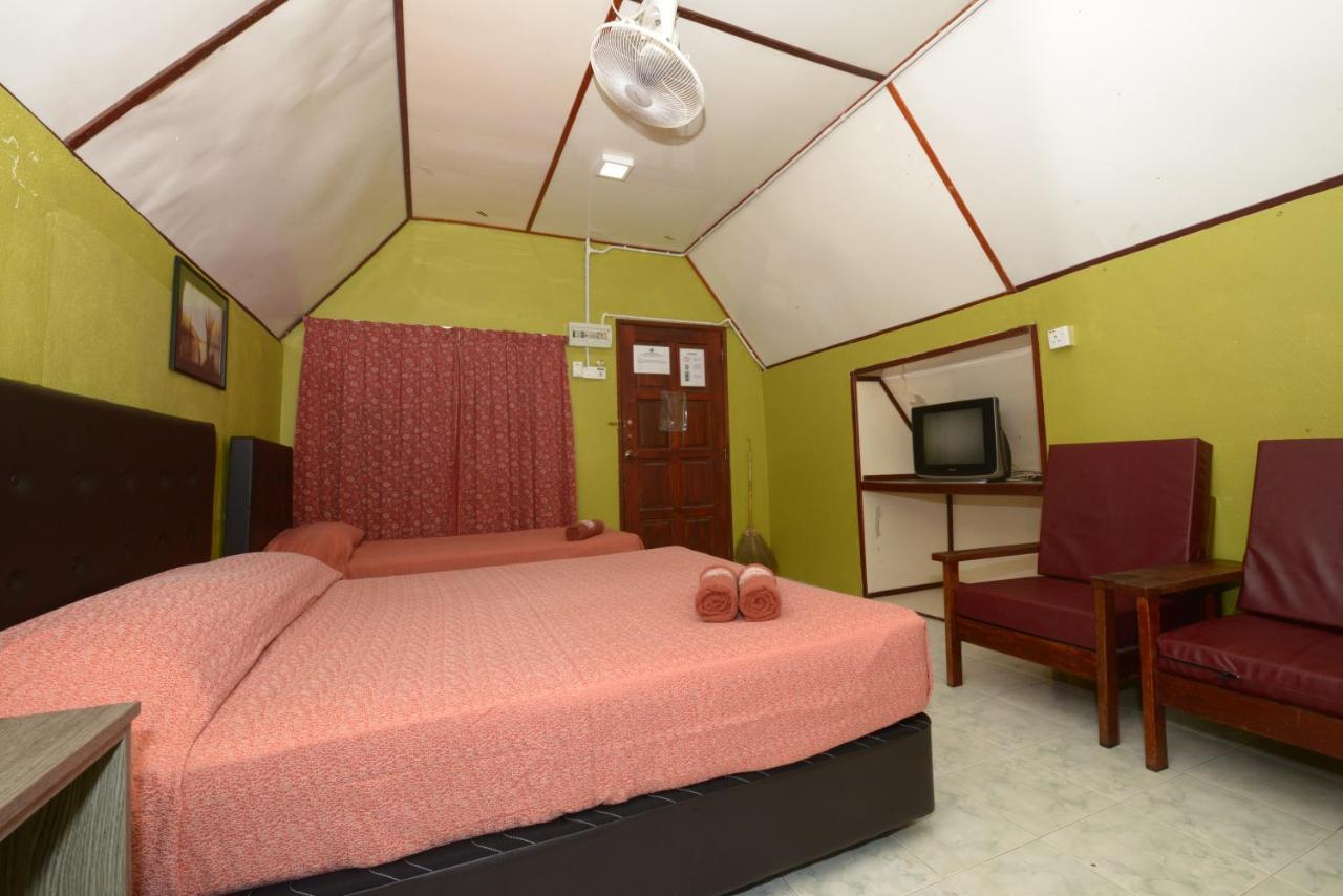 Delta Chenang Resort Pantai Cenang  Bagian luar foto